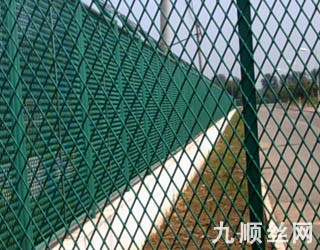 鋼板網護欄.jpg 鋼板網護欄.jpg