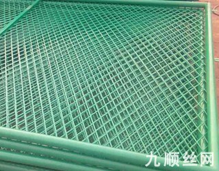 鋼板網護欄4.jpg 鋼板網護欄4.jpg