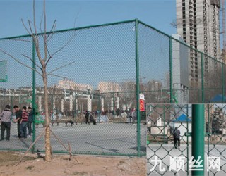 體育場圍欄2.jpg 體育場圍欄2.jpg